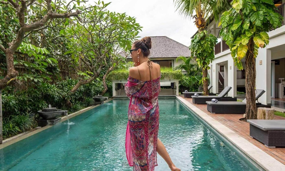 Berawa Villa | 25% Off! Luxury 12bed Villa 2 mins to the beach, Finns, 4 free bikes, Canggu