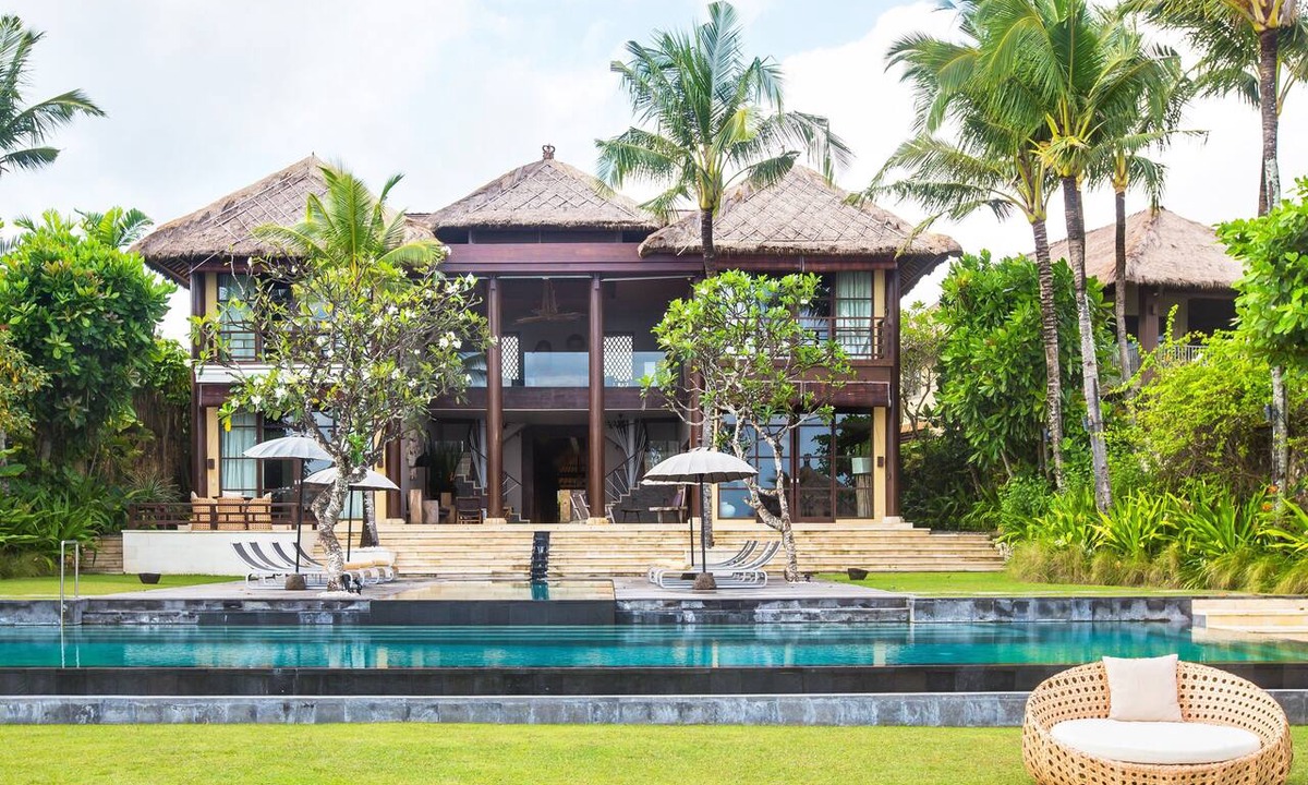 Munggu Villa | 5BR Beachfront Pool Villa Melissa in Pererenan