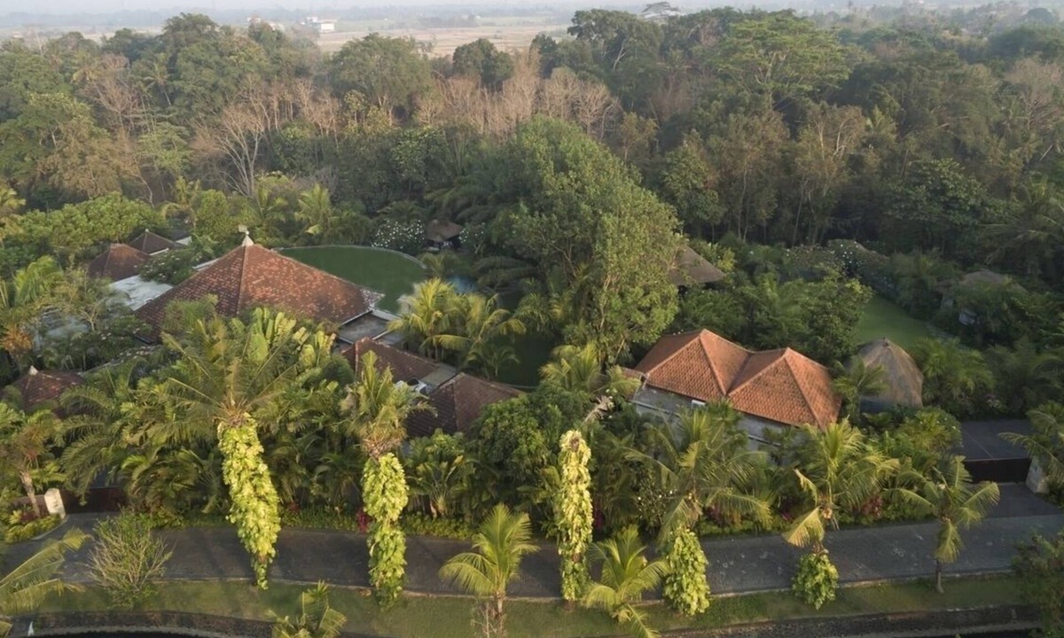 Buduk Villa | 7BR Villa In Tabanan, 12Min Drive To Berawa Beach! - W/Swimming Pool!