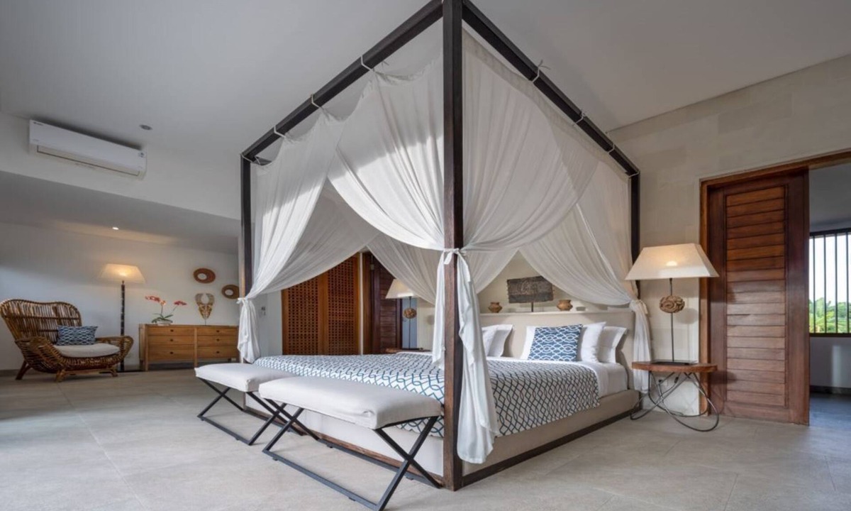 Seminyak Villa | Abaca Iluh 6 BR - Luxury in the heart of Seminyak
