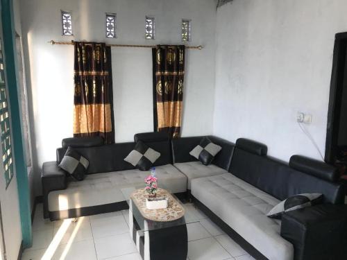 Komodo House | Abdi komodo home stay