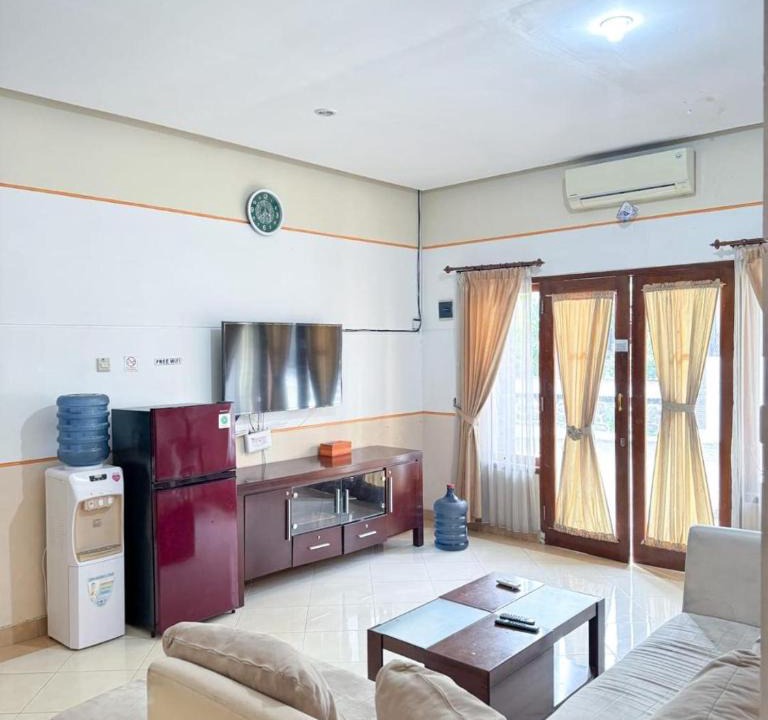 Yogyakarta House | Adiputra Guesthouse Tata Bumi by HomiQ