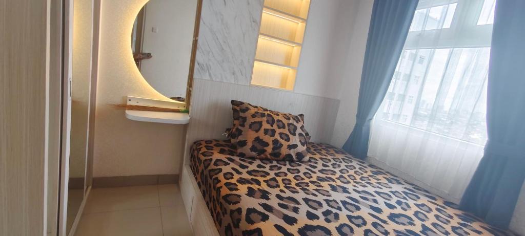 Rawasari Apartment | Apartement Green Pramuka Square 2br DeluxeRoom