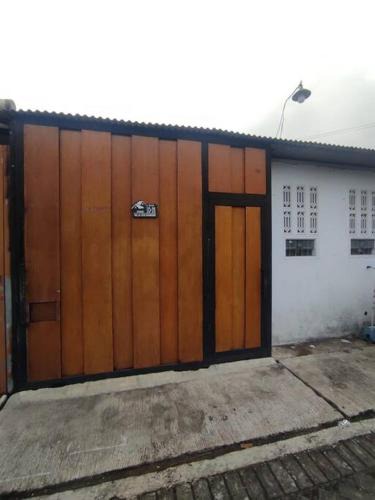 Genteng Apartment | B&B Guest House 1