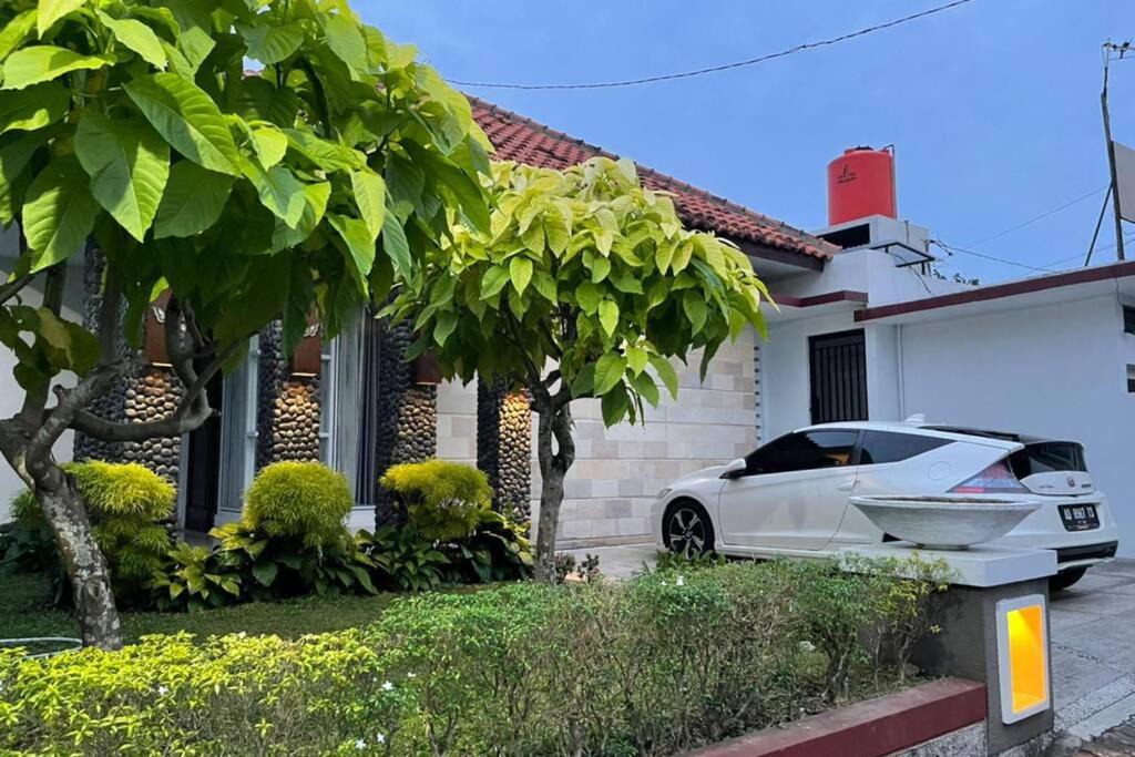 Purwokerto Villa | BALI Luxury Guest House Purwokerto
