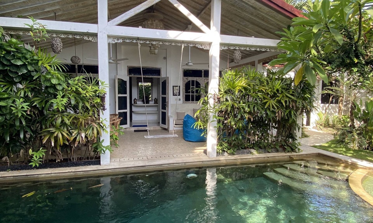 Kartika Plaza Villa | Blue Lagoon 5 bedroom Villa with pool— 5 min from the beach, 10 min to airport