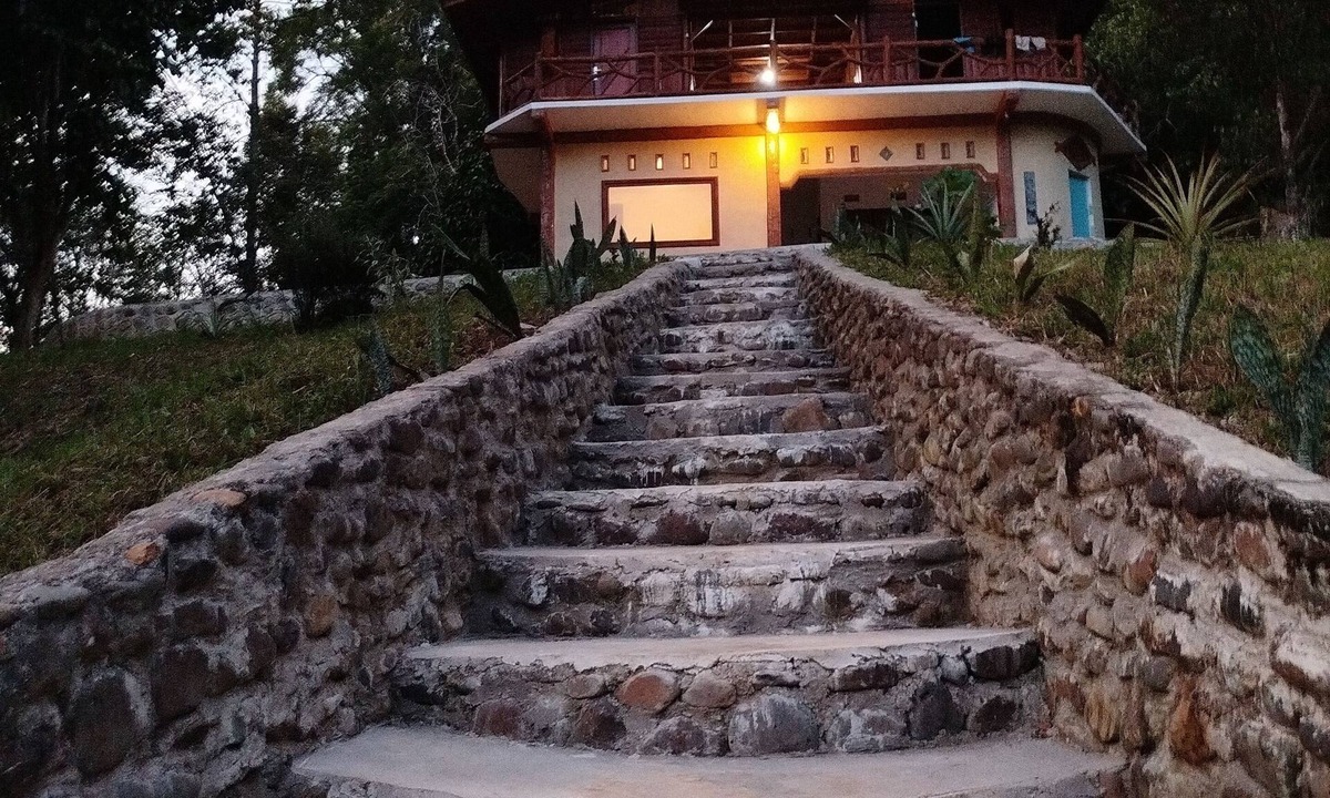 Bohorok Bed & Breakfast | Bukit Lawang Wonderful bed & breakfast Rimba House in Batu Kapal North Sumatra