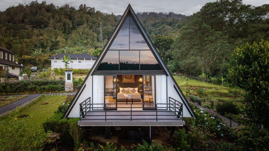 Bedugul Cabin | Buyan Lakeside Villas