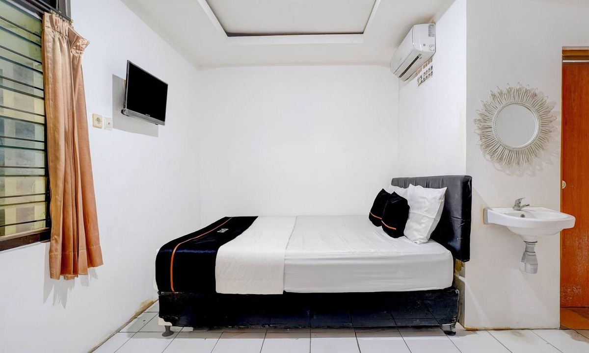 East Jakarta Hotel | Capital O 95198 Angel Homestay