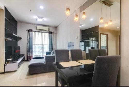Gambir Apartment | CENTeR JACARTa beside THAMRiN CITY 2Bedroom apartment by3 MALLs 67M very comfortable