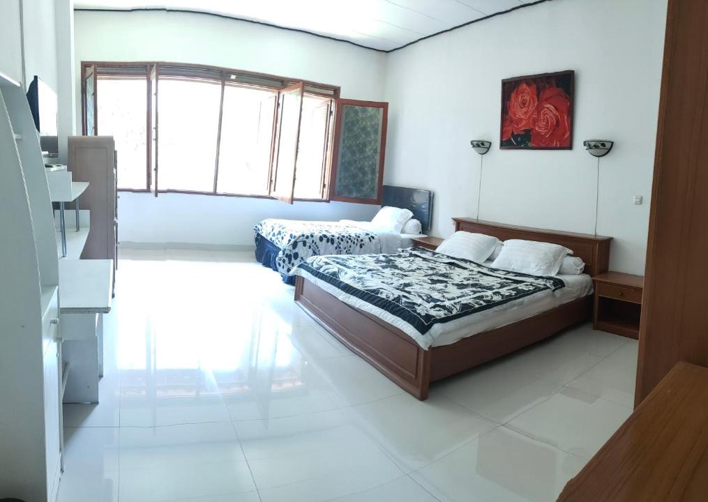 Hegarmanah House | Chez Faustine