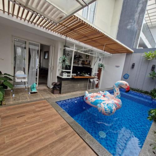 Dinoyo Villa | Ciara Villa with private pool