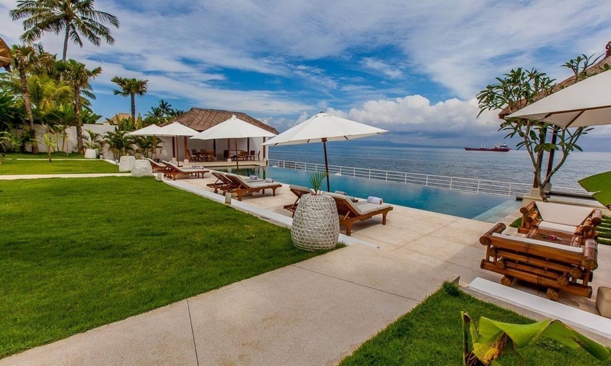Candi Dasa Villa | Contemporary-Colonial Style 4BR Ocean View Villa, Candidasa! W/Swimming Pool!