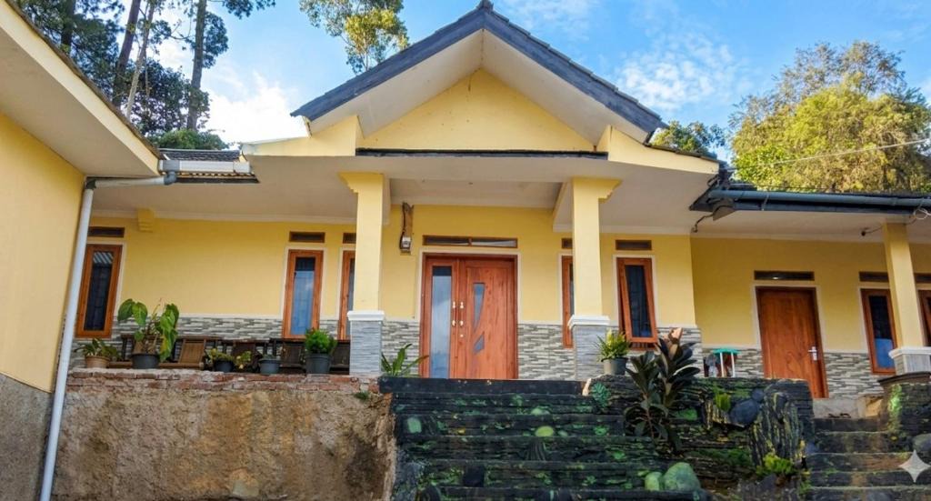 Pangalengan House | Cozzy Yulie Homestay Pangalengan