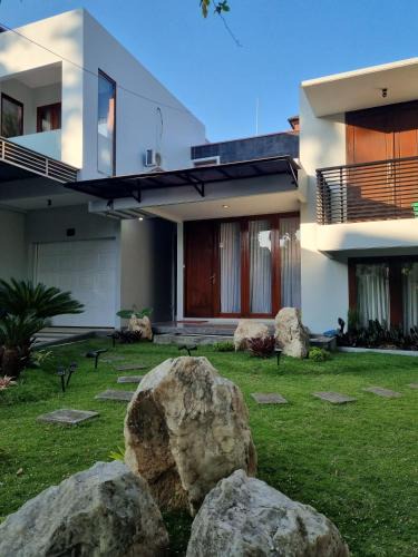 Klojen Villa | Derumah 35 Villa