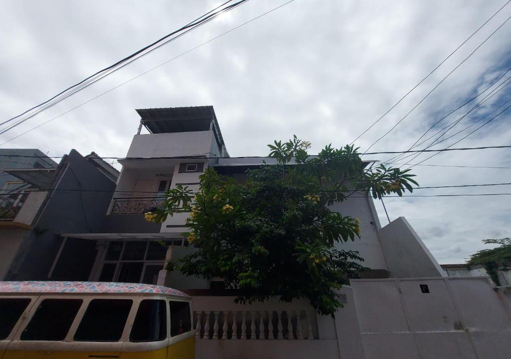 Cideng House | Eiffel Residence Cideng - Female Only