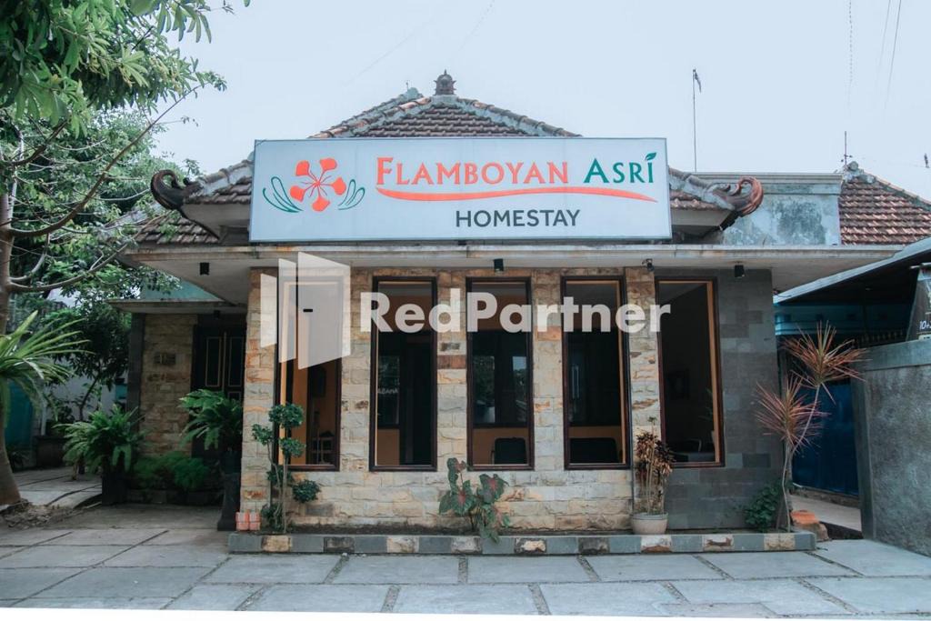 Pare Hotel | Flamboyan Asri Syariah Mitra RedDoorz near Kampung Inggris Pare