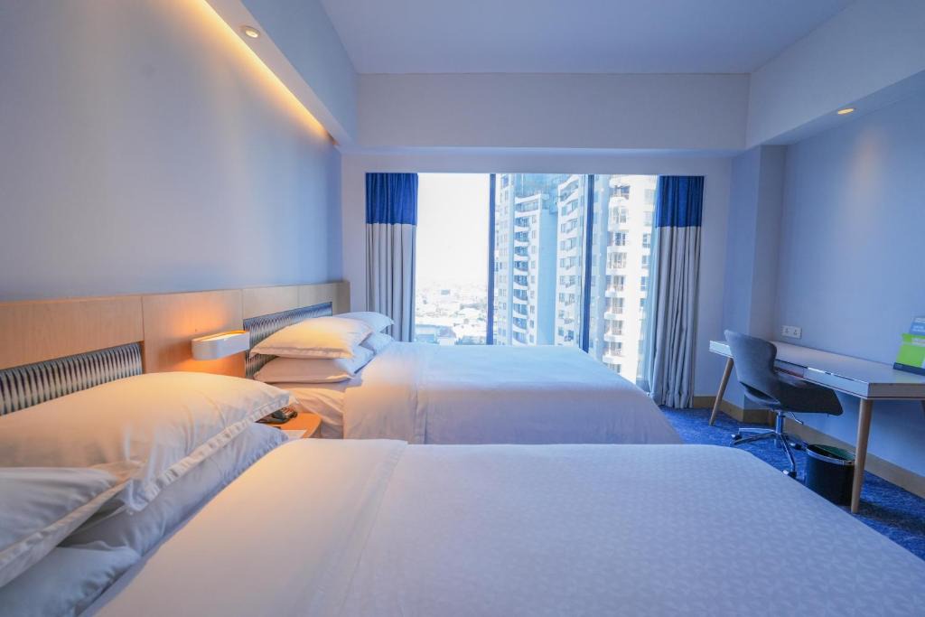 Surabaya Hotel | Four Points by Sheraton Surabaya, Tunjungan Plaza