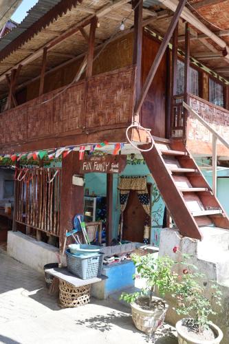 Bukit Lawang House | Fun Family Guest House n Jungle Tour