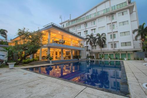 Ciumbuleuit Hotel | Grand Arjuna Hotel