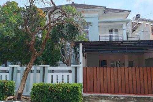 Surakarta Villa | Green House with Pool
