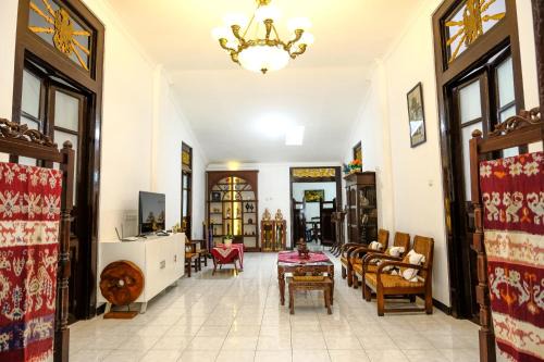 Salatiga House | Griya Merbabu Asri Homestay (up to 14pax @ Salatiga central)