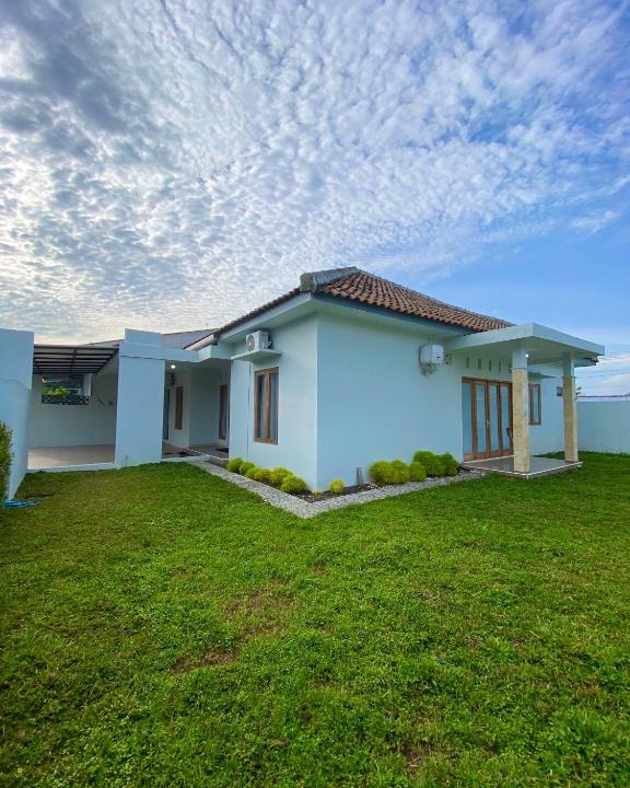 Mertoyudan House | Guesthouse Casamontana Magelang (3 Bedroom Full AC)