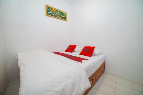 Sinduharjo House | Halona Taraman Guest House by Yurooms