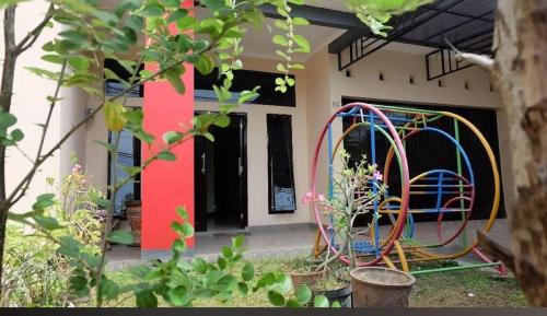 Tegal House | Homely Guest House Tegal