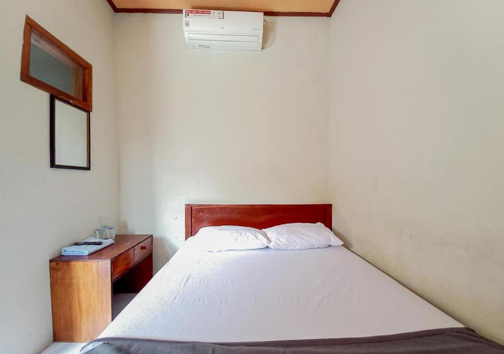Nganjuk Hotel | Hotel Gerung 2 near Luwes Mall Nganjuk Mitra RedDoorz