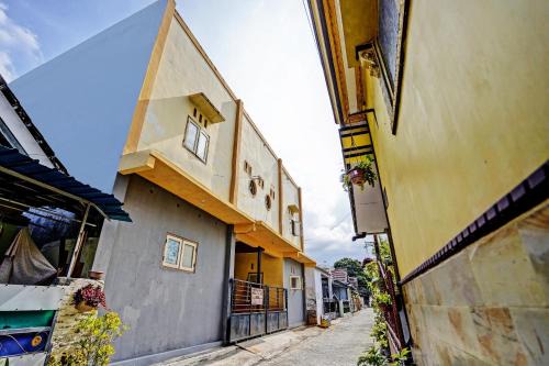 Kalipuro Hotel | Hotel O Lili Kost SyariahNearKetapang Royal City