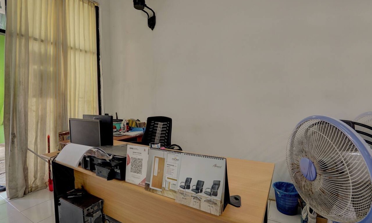 Gresik Hotel | Hotel O Sahabat Syariah Near Plasa Telkom Bawean