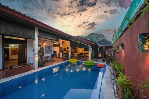 Denpasar Villa | Huge 2 Bedroom private pool Villa - Gong Zhu Camille