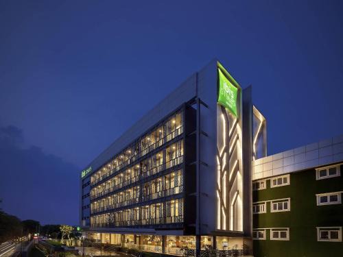 Tanjung Priok Hotel | Ibis Styles Jakarta Sunter