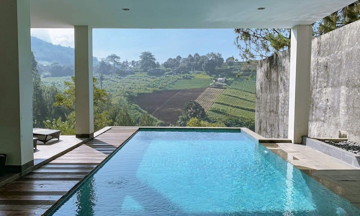 Bandung Villa | Indah 1 Golf Villa 4 bedroom with a private pool