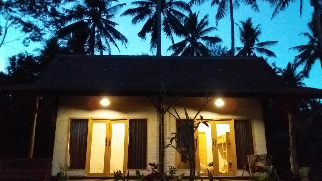 Medewi Hostel | Jungle House - surf & stay