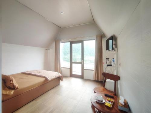 Hargomulyo Hotel | Kayon Lawu RedPartner