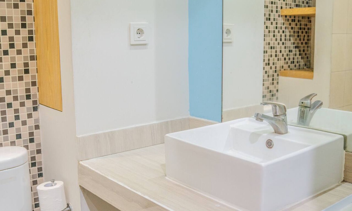 Bendungan Hilir Hotel | LeGreen Suite Poso