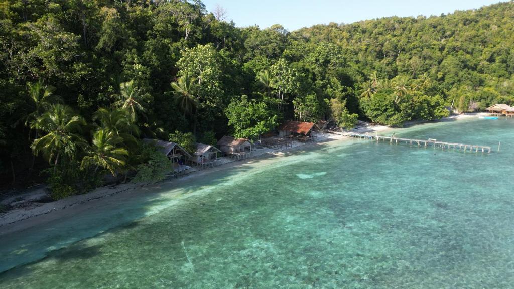 Mansuar Island House | Lumba Lumba Homestay