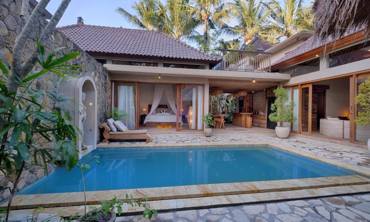 Pengosekan Villa | Luxury 2 BR Villa With Infinity Private Pool