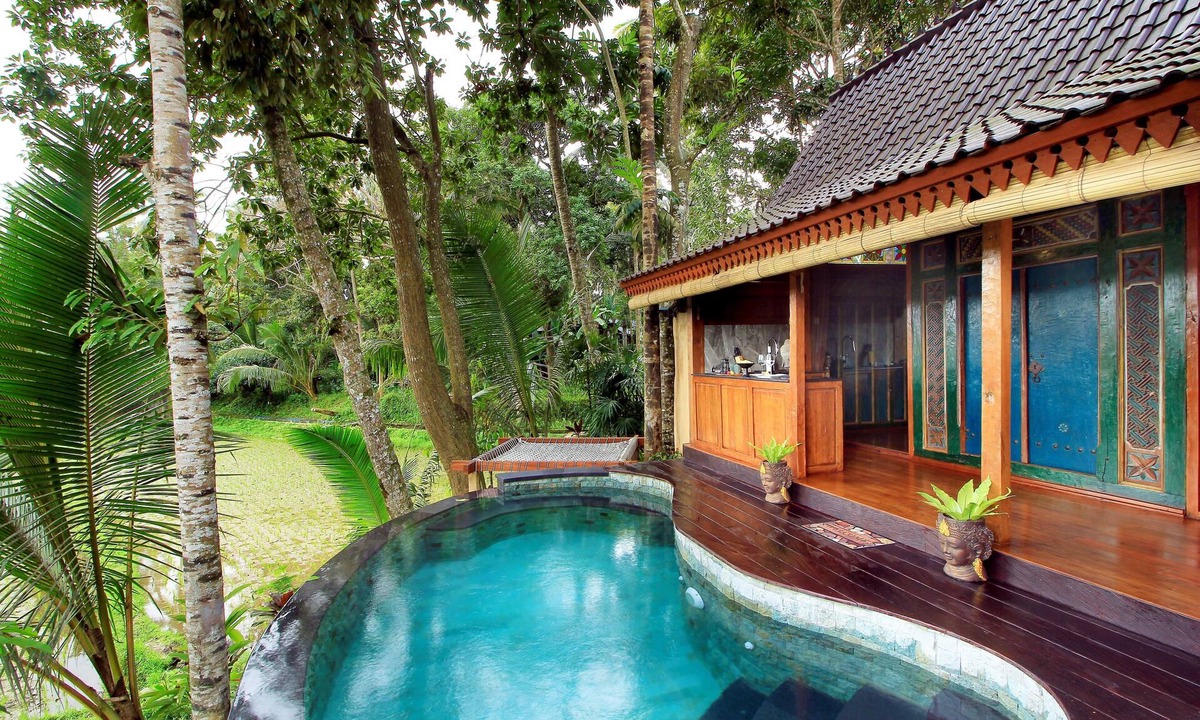 Keliki Villa | Luxury Antique Villa w/Outdoor Pool!