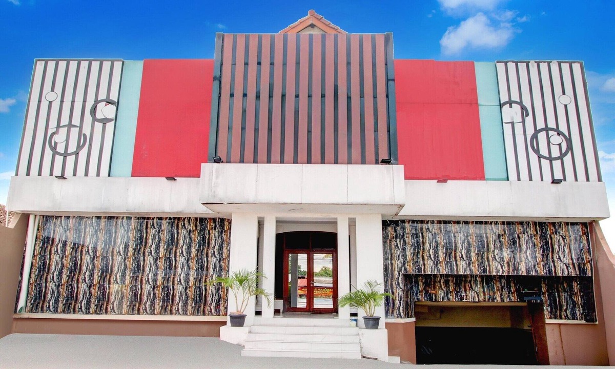 Depok House | Luxury Deluxe DBL Retreat W/Free WiFi and Parking