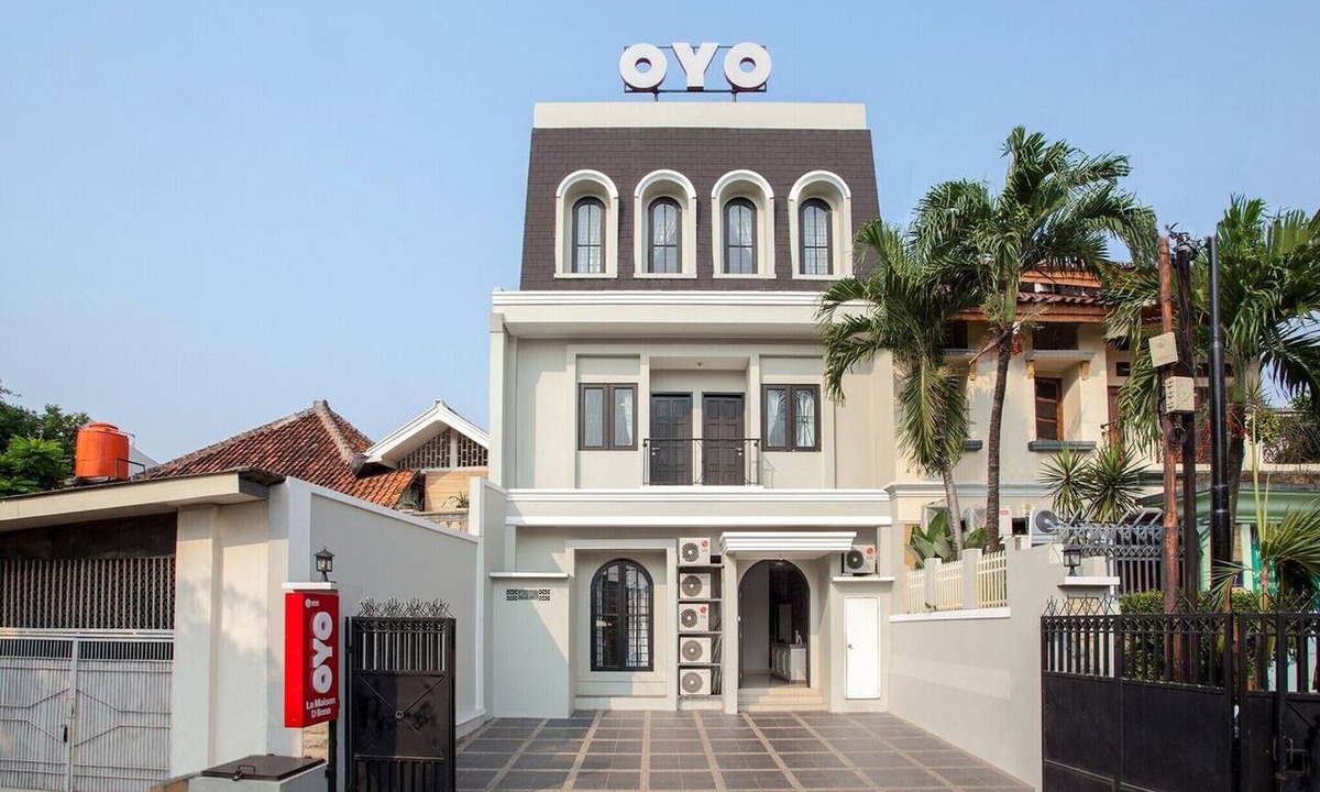 Jakarta House | Luxury Deluxe DBL Retreat W/Free WiFi and Parking