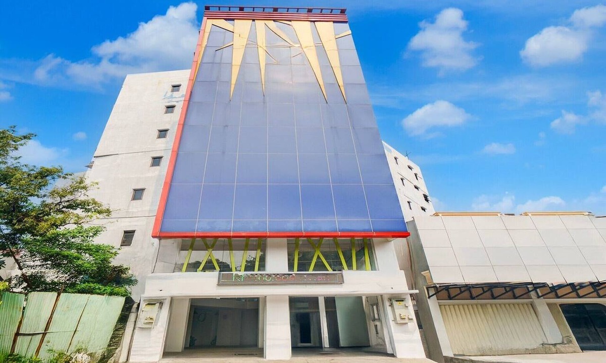Old Jakarta House | Luxury Deluxe DBL Retreat W/Free WiFi and Parking