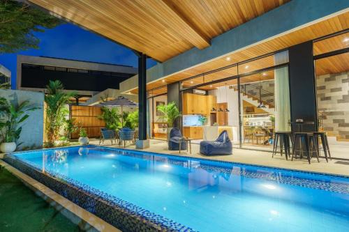Nakula Villa | Luxury Resort of 4 villas 11 BR Seminyak