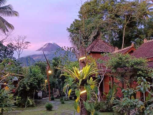 Pakem Hotel | MAKCIK Heritage Villa & Cafe