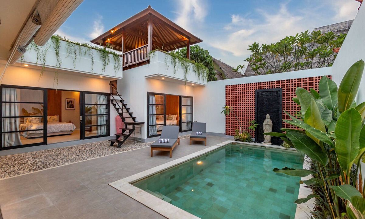 Nakula Villa | Modern Clean 2BR Seminyak Pvt. Pool + Rooftop