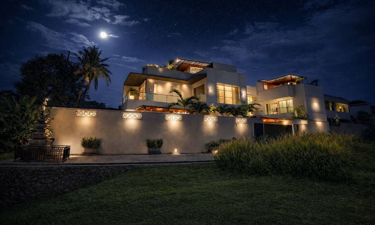 Munggu Villa | Modern Luxury 6Br Villa In Canggu - Rooftop - Ricefields - Large Groups