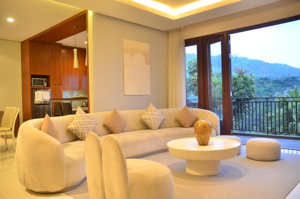 Bandung Villa | Morning Glory Mountain View Villa 4 Bedrooms With a Private Heated Swimming Pool