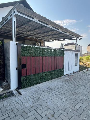 Banaran House | Nevia House - Comfortable Place With Family